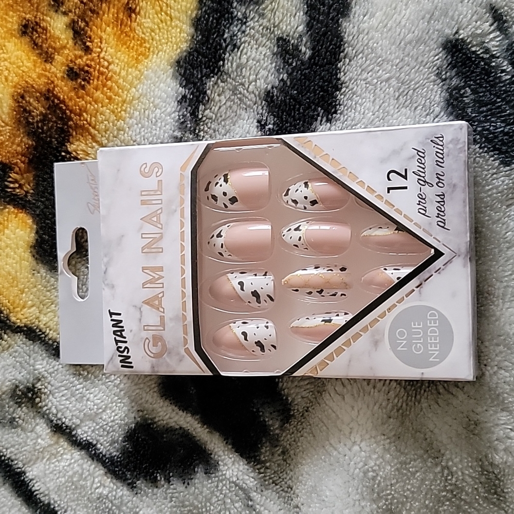 12 Count Pre-Glued Press On Nails